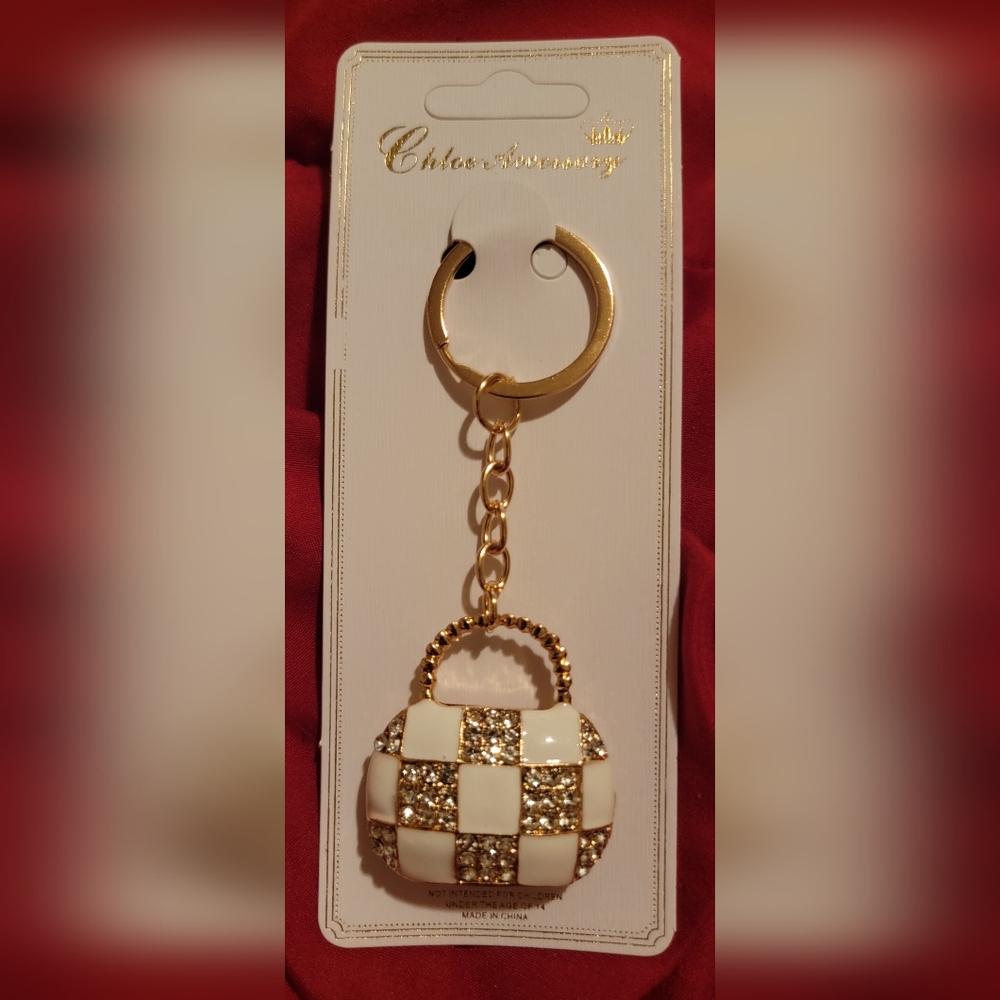 White & Gold 👜 Keychain - Picture 2 of 2